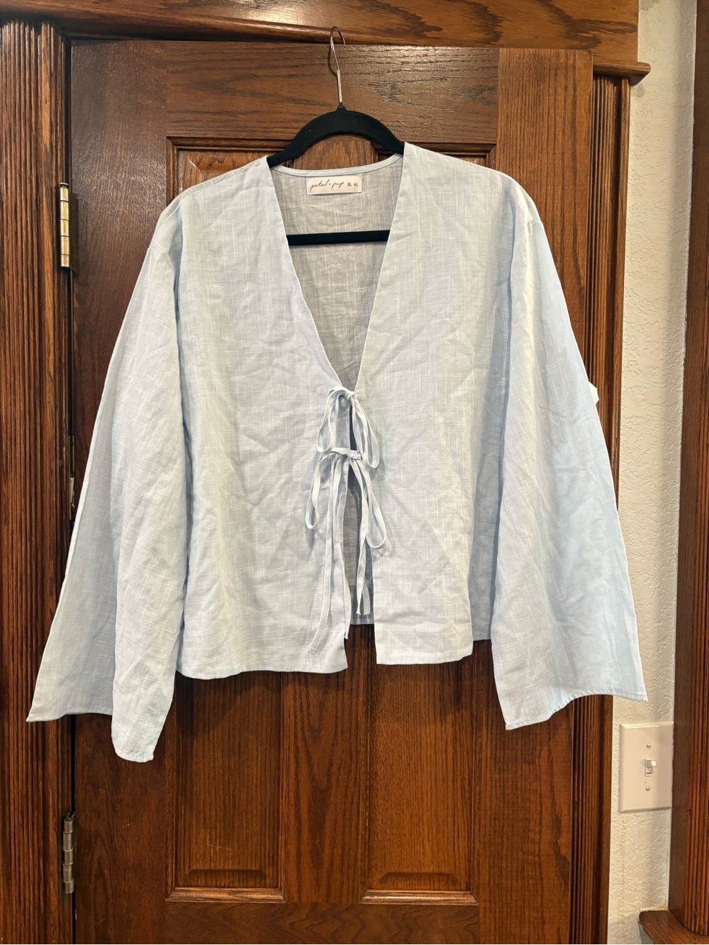Petal & Pup $64 P2P24” L23” Light Blue 100% Cotton Tie-Front Wide Sleeve Top L - Picture 2 of 8